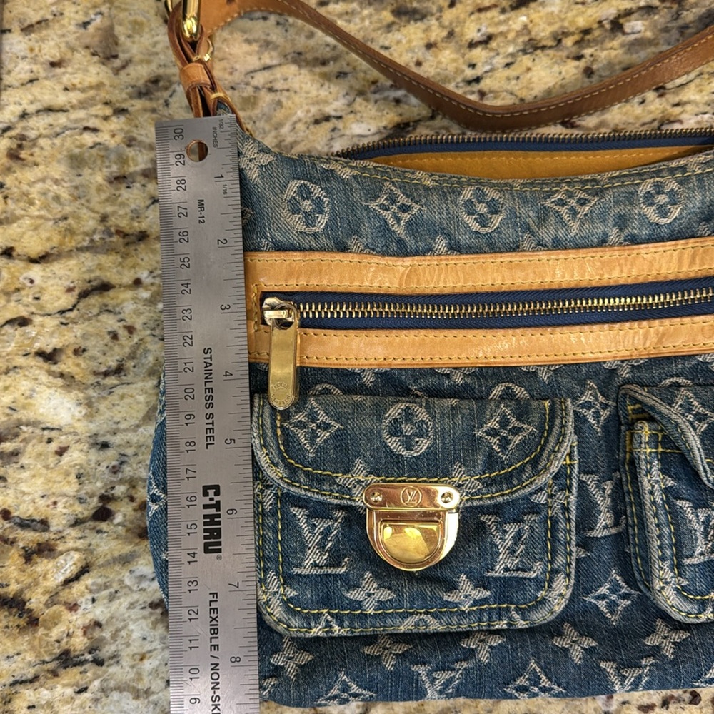 Louis Vuitton Baggy PM Denim Blue // Tan and Gold Accents // Genuine - Picture 16 of 16